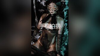  丝袜女仆情趣装颜值不错很嫩小少妇激情3P，伺候两个小哥哥主动上位抽插嘴里还叼着大鸡巴