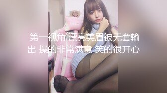 跟老婆在楼道里秀恩爱