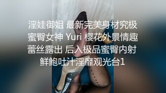 牛仔短裤美女被长屌男狠狠干了1个小时,搞完美女腿都软了