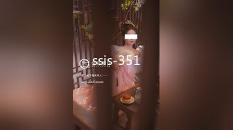 OF台湾反差学生范女博主「sexiris」芮～性欲旺盛的淫趴和单男约炮机器！私拍合集【第二弹】 (1)