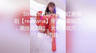 高颜值长发美女！应要求小秀一波！苗条身材贫乳，揉捏奶子一手抓，多毛骚逼往上视角特写