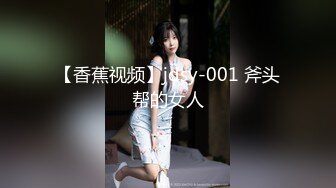 商场白色隔板全景后拍多位美女尿尿2 (8)