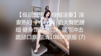  长得很哇塞的女神跟大哥在家激情啪啪，乖巧听话又很骚，温柔的舔弄大鸡巴