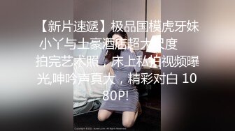 性福的妹子 人家想吃个黑爹的棒棒都很难 你却一次吃两根 还是超级巨棒 真是羡慕死