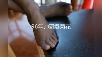 熟女大奶人妻 在家掰着M腿被无套猛怼 爽的不要不要的 奶子哗哗 呻吟不停