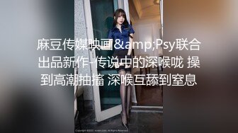 守候的冷艳美女来上厕所了，尿尿两瓣阴唇和阴道口一吸一张，近距离的清脆嘘嘘声 听得我的鸡巴都硬顶顶啦！